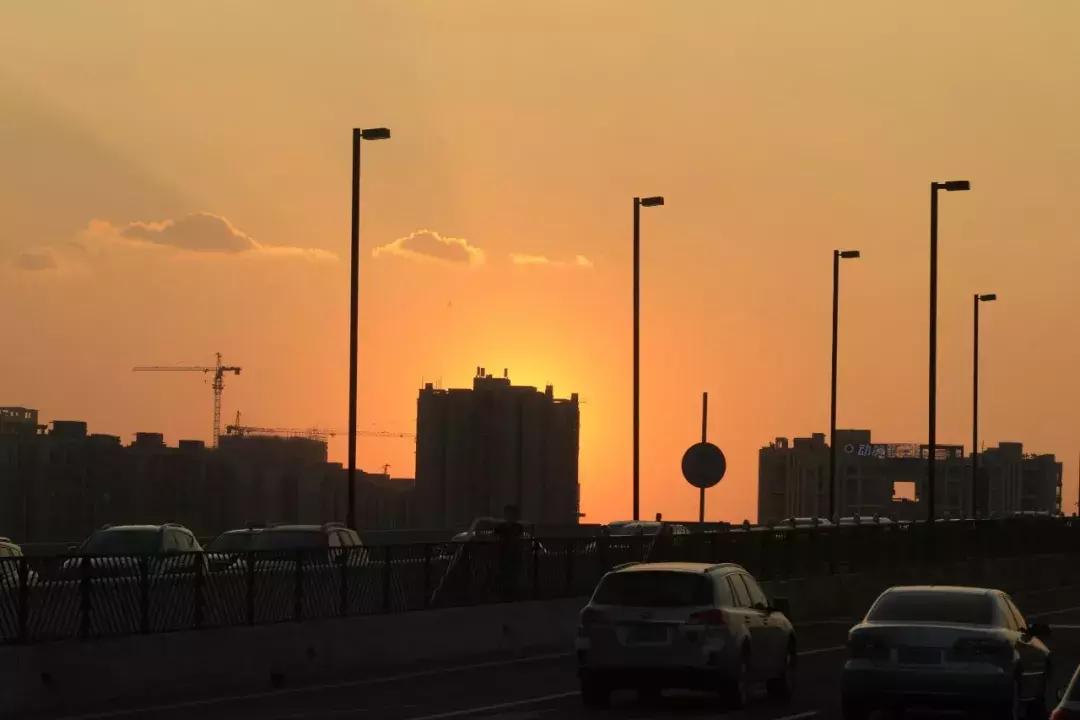 广州青年上班族通勤状况调查报告,广州郊区通勤上班