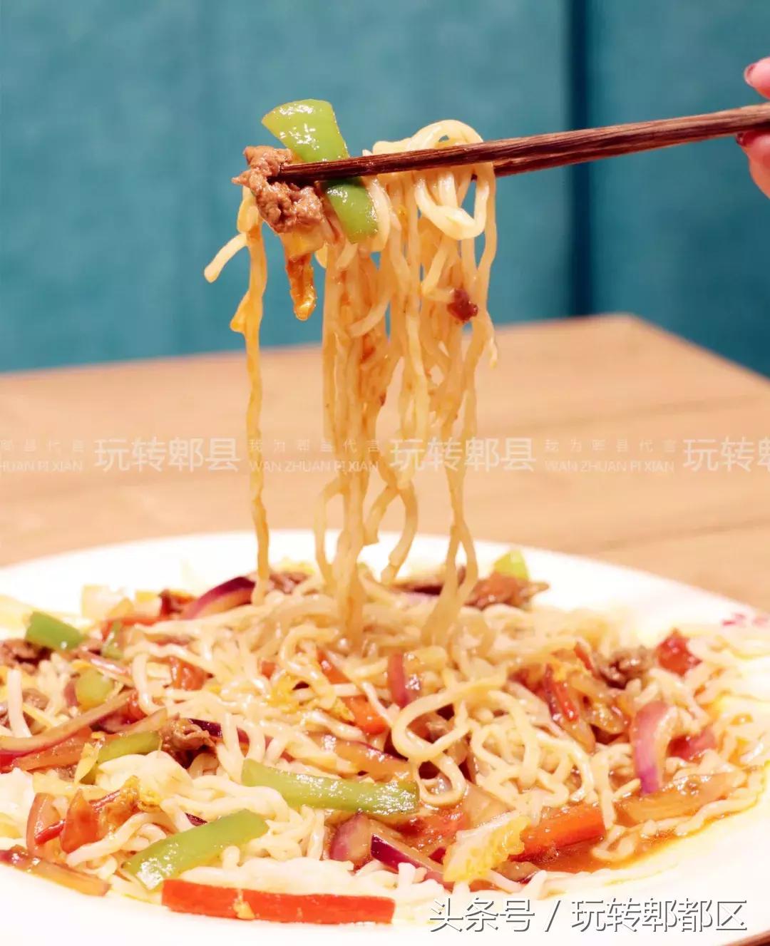 快来!到蜀都万达感受西域风情,品地道*疆新**九必吃!