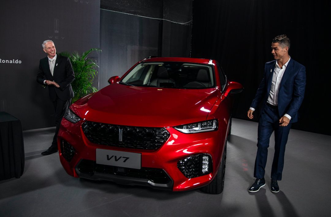 签下c罗,c罗和wey打球