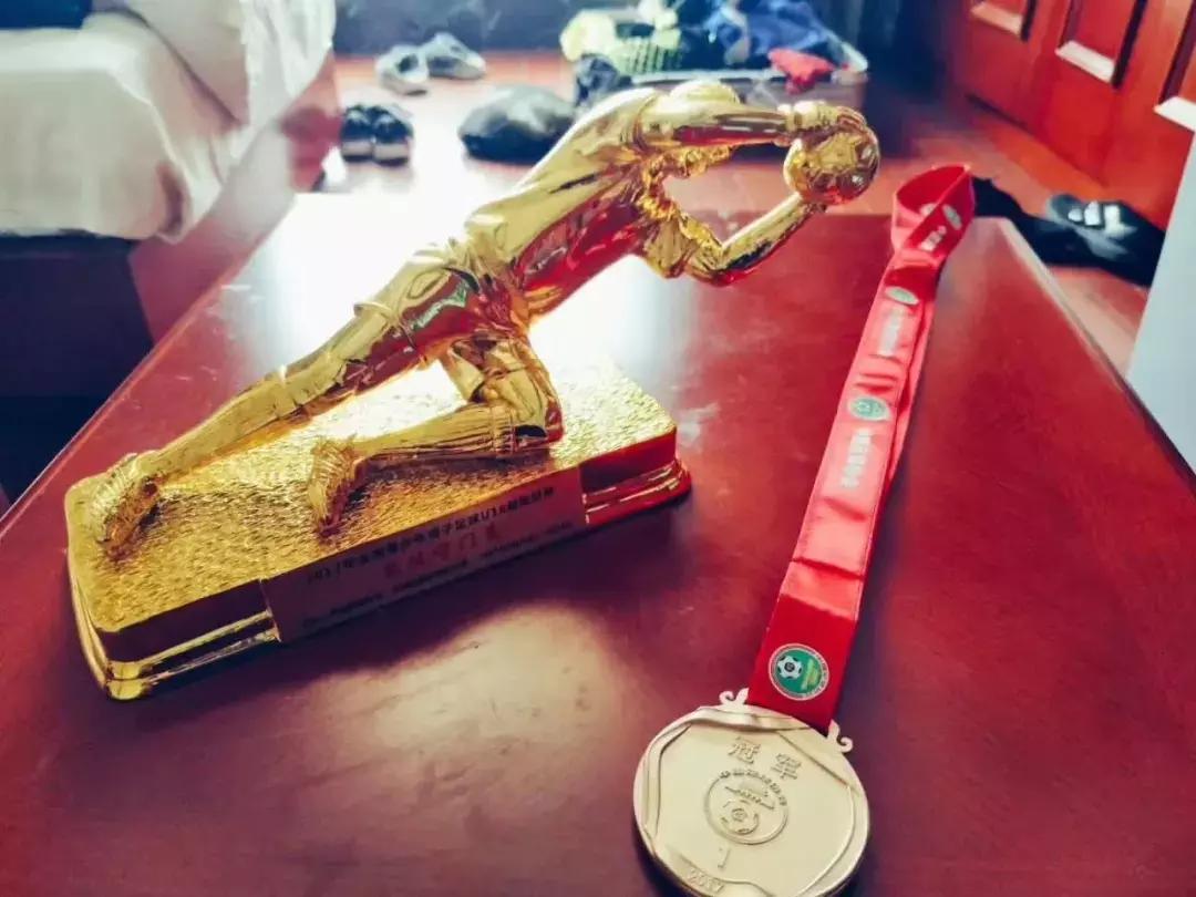 走近央视、人民日报争相报道的双流足球少年，他们走红不是偶然