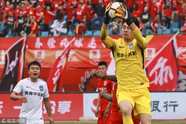 这就是优秀门将的基本功,21岁打中单