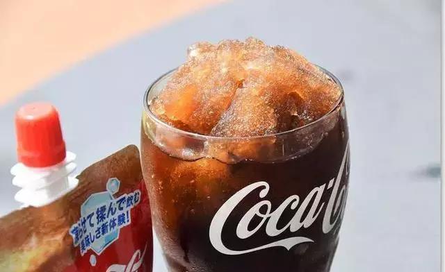日本的可口可乐还能喝吗,试喝日本樱花味可乐