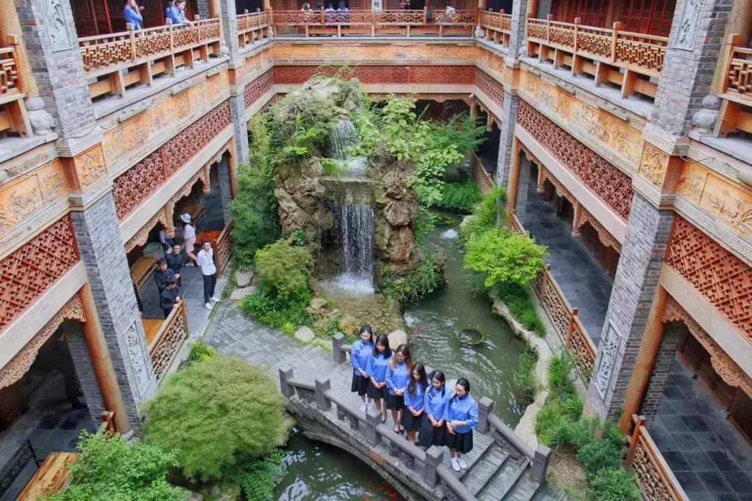 华科毕业生去武大拍毕业照,在武大拍的毕业季宣传片