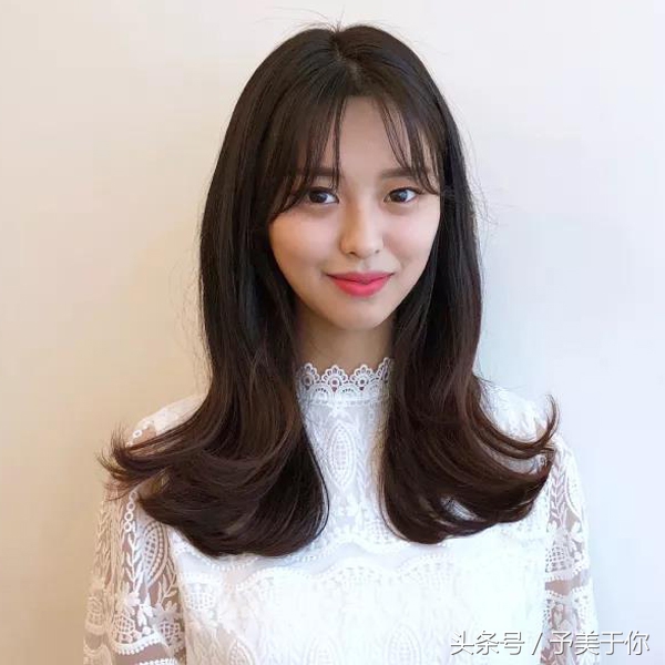 蓬松自然发型烫发中长发,减龄蓬松烫发中长发