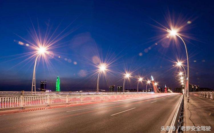 高速辅道逆行怎么处理,高速服务区逆行怎么处理