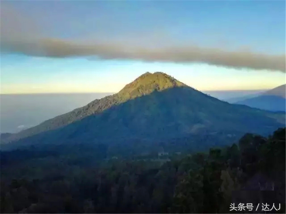 布罗莫火山要走多远,布罗莫是活火山吗