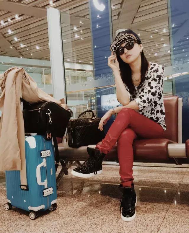 张韶涵穿过几套高定,张韶涵铂金包