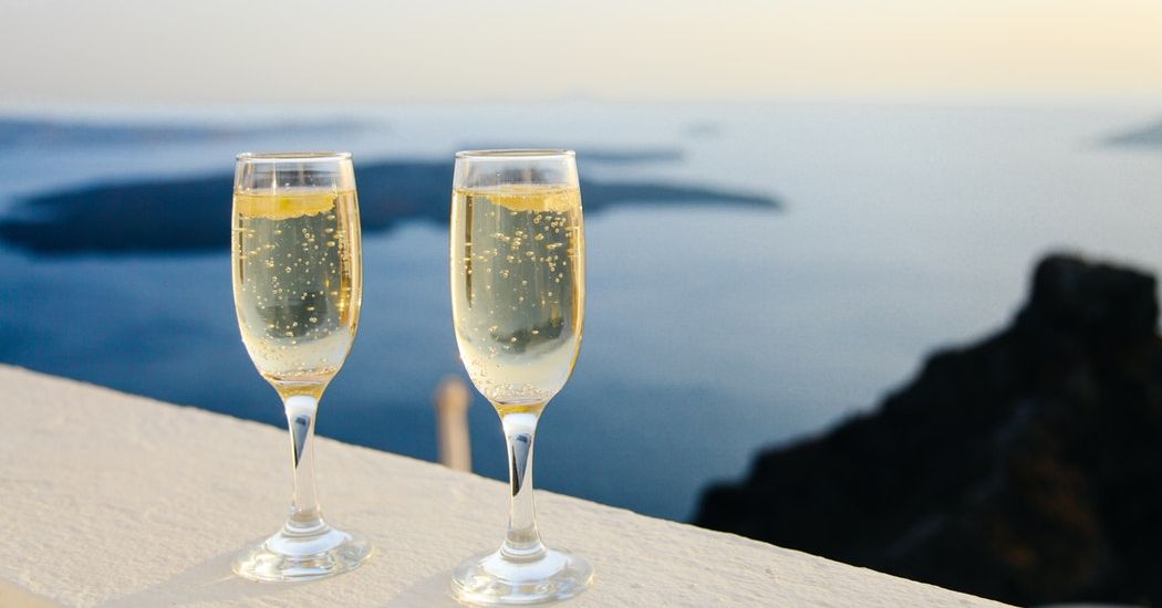 被帅气总裁追求我心动答应，可没多久却得到消息：他早结婚了