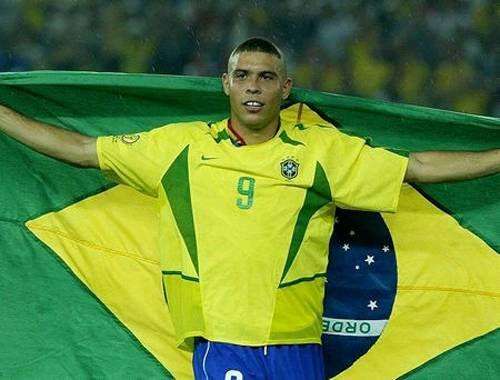 与球王贝利同一时期的巴西球员,贝利之后巴西足球领军人物