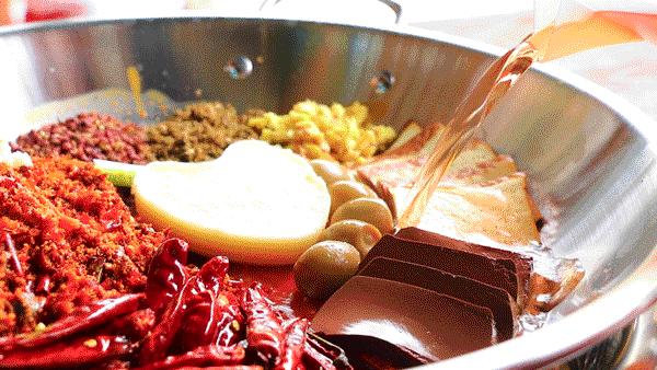 谭鸭血老火锅在四川的热度,惊艳中国的成都火锅谭鸭血老火锅