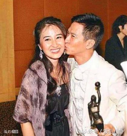 黎姿颜值巅峰笑容迷人,47岁黎姿素颜不老