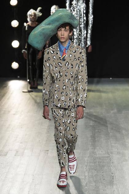 让男模怀孕!成人纸尿裤成时尚……伦敦男装周真是又污又嗨