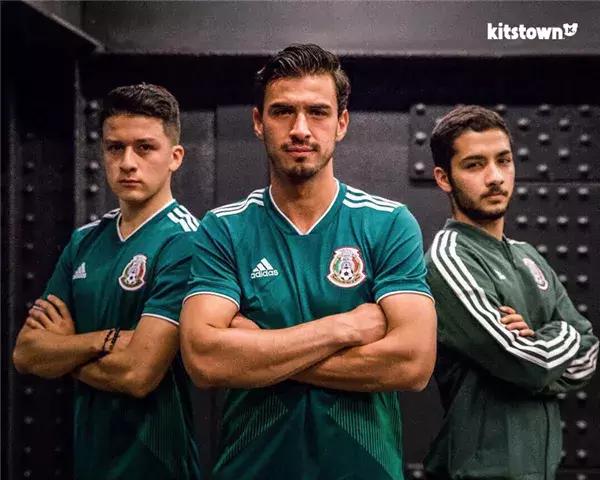 从姐弟恋到保姆上位世界杯球星背后的女人都不简单