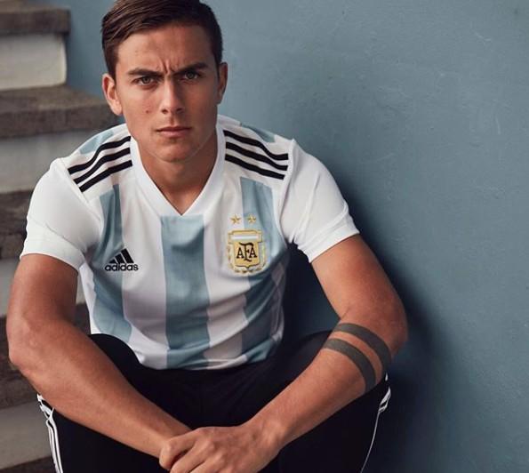 今年世界杯穿西装最帅的足球明星,2018年世界杯德国队西装革履