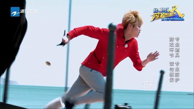 鹿晗雪地足球赛,鹿晗踢足球重返17岁