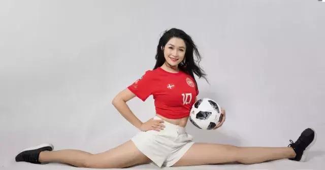 空姐和空姐格斗,空姐足球