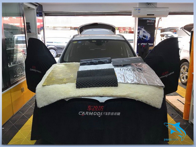 重庆车改坊汽车隔音改装宝马X1改装大白鲨隔音难得的安静