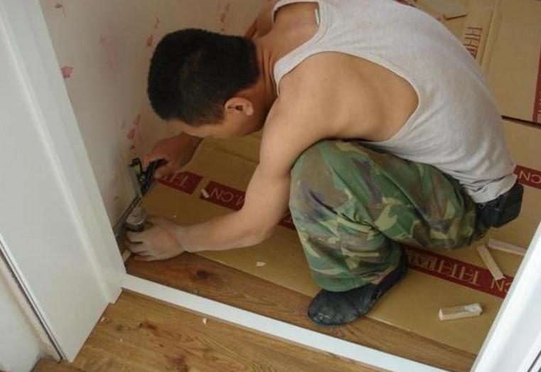 门套如何安装好看,门套安装后缝隙需要处理吗