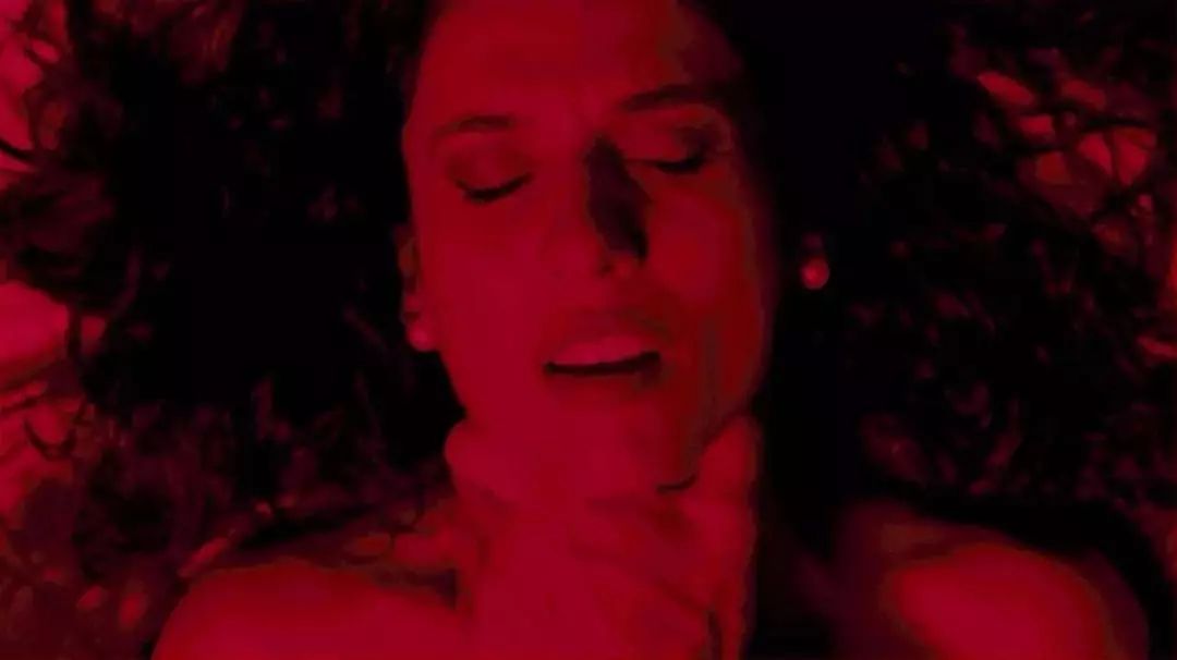 把大尺度拍得如此变态唯美,导演你怕是磕药了吧!