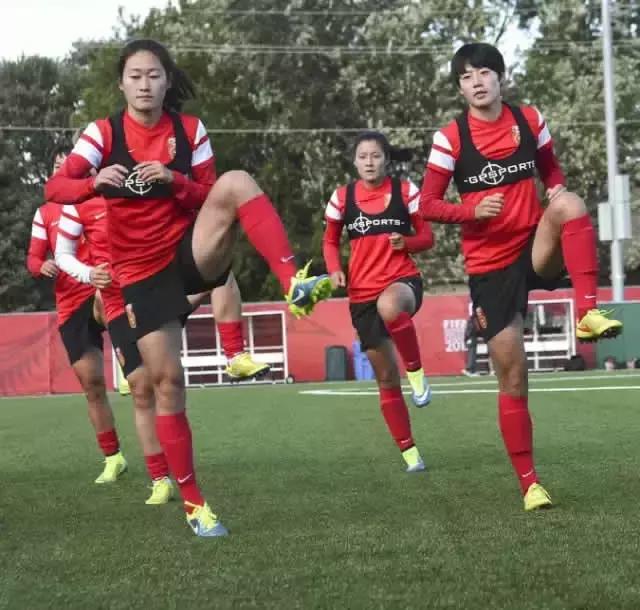 球星穿内衣，世界杯开幕啦