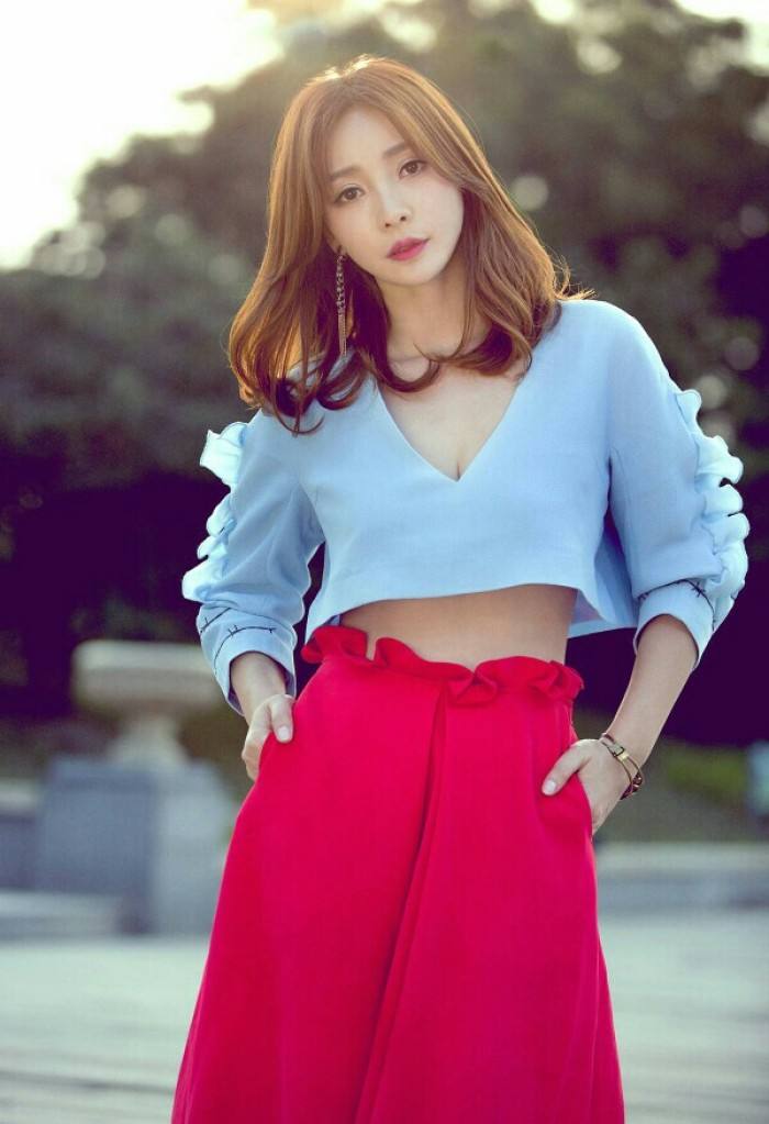 柳岩变身美式女郎,时尚女郎柳岩