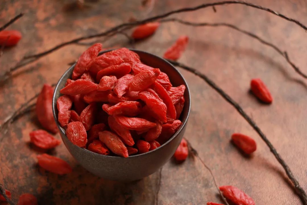 养生泡枸杞,啤酒泡枸杞做法