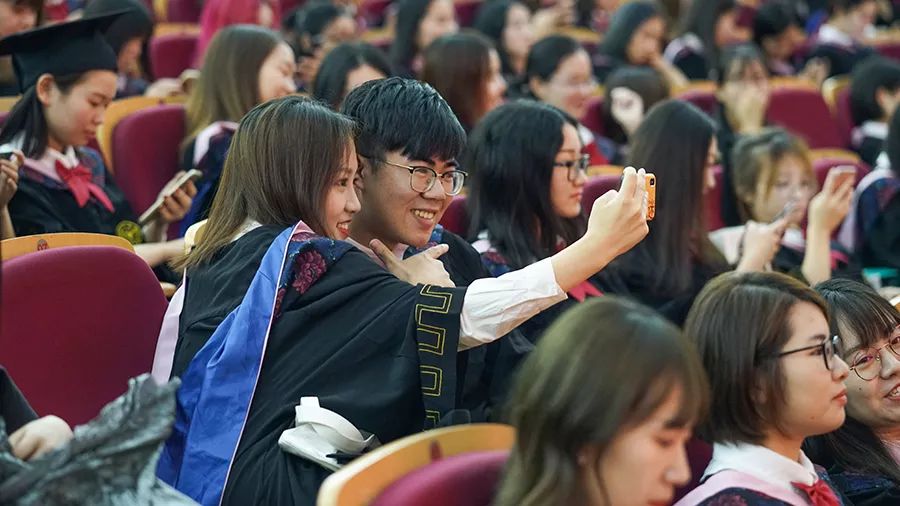 青春最珍贵的C位，是浙江大学城市学院的学位！