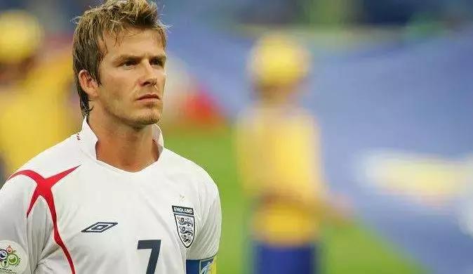 女球迷看球星,中国女球迷看世界杯哭了