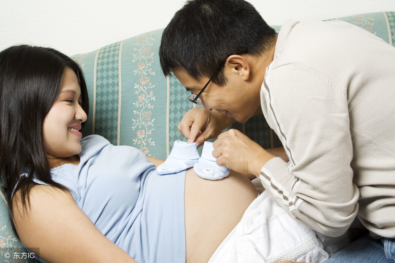 怀孕早期肚子疼出血发烧,孕早期出血伴有轻微腹痛怎么办