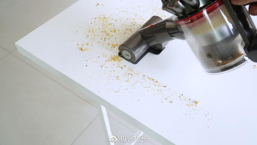 戴森v7吸尘器值得买吗,戴森v7的吸尘器正确打开方式