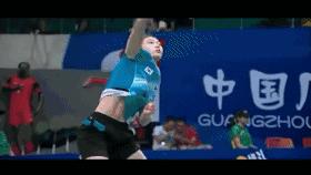 女生打羽毛球后场如何发力,羽毛球后场正手过渡对角教学