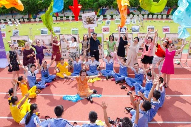 “无声孩子”用镜头向世界表白：“如果没有声音，就用快门让世界充满色彩”