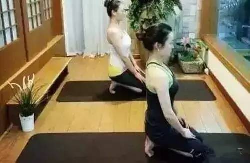 睡前这样趴一趴等于跑步1小时,睡前每天趴一趴