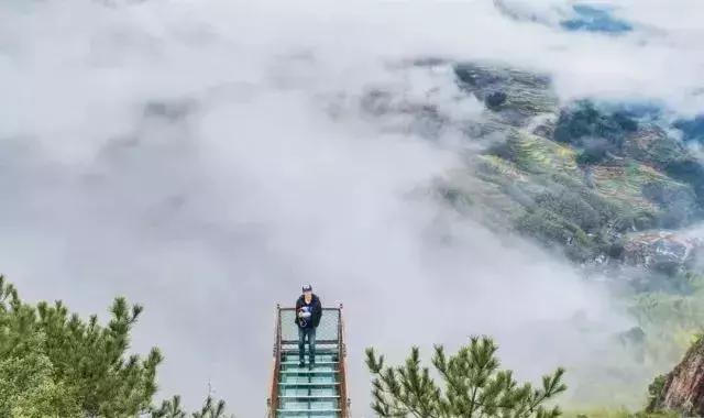浙江湖州玻璃栈道,浙江灵溪山玻璃栈道景区