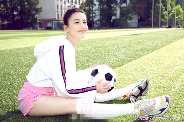 黄圣依秀身材片段,黄圣依秀出美丽