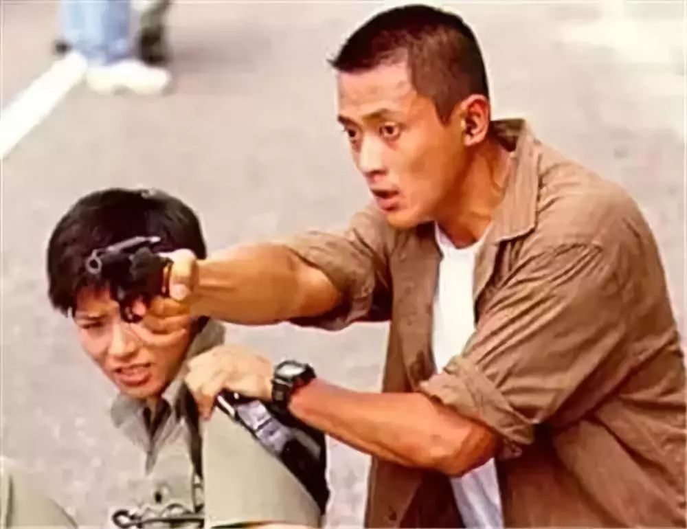 前TVB艺人香港餐厅开业本想请俄罗斯美女助阵却未能如愿