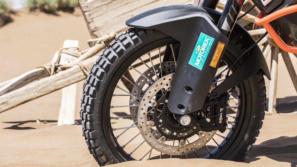 2018款ktm1290s测试,ktm1290advs版22款与23款区别