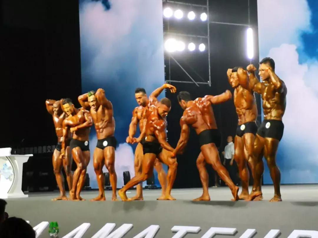 力与量的较量,力与运动美的完美结合