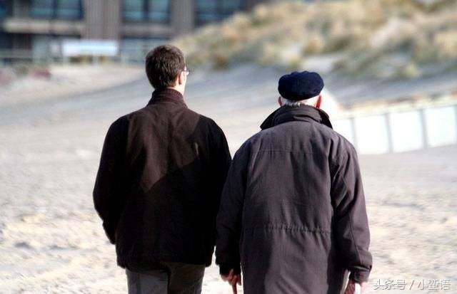 人一生中有三个父亲,女人一生有2个父亲