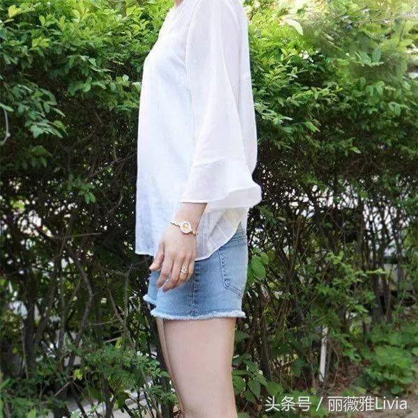 一件雪纺衫怎么搭,夏天白色雪纺上衣太透穿什么内搭