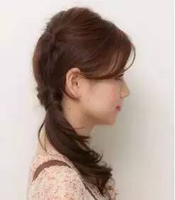 简单易懂又减龄的一款编发造型,侧编刘海编发教程简单又好看