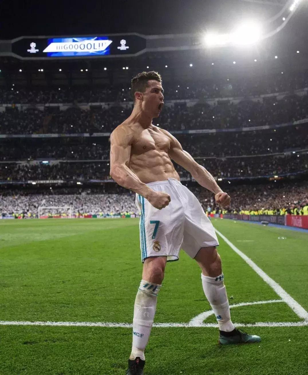 37岁的c罗满眼都是18岁时的自己,33岁的c罗创造了什么奇迹