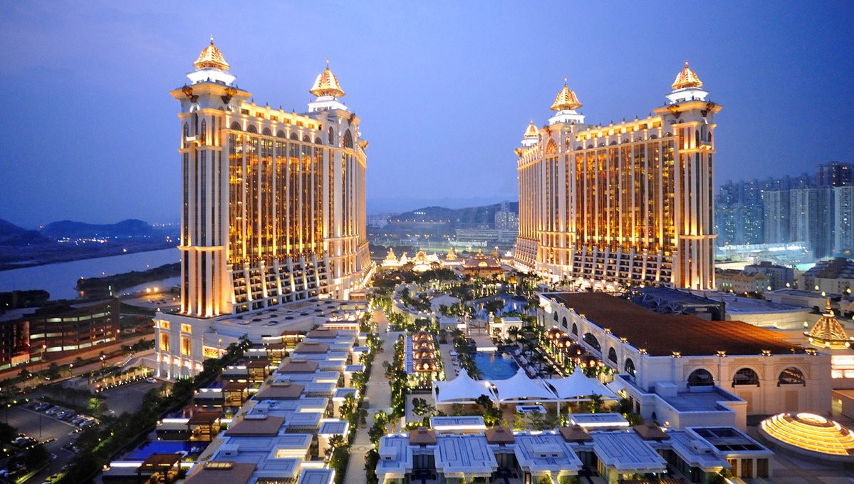 *场赌**里比亲爹亲妈还“关心”你的人——“叠码仔”