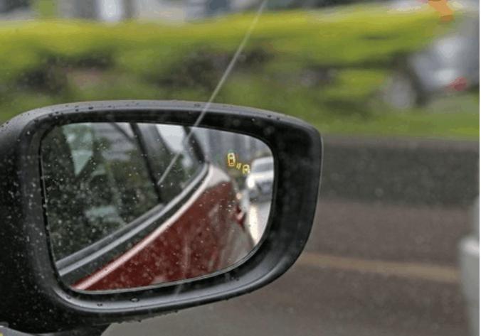 新款马自达2外观动力均升级,2019马自达2试驾视频