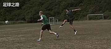 足球十大技巧秀,学会这几个足球小技巧