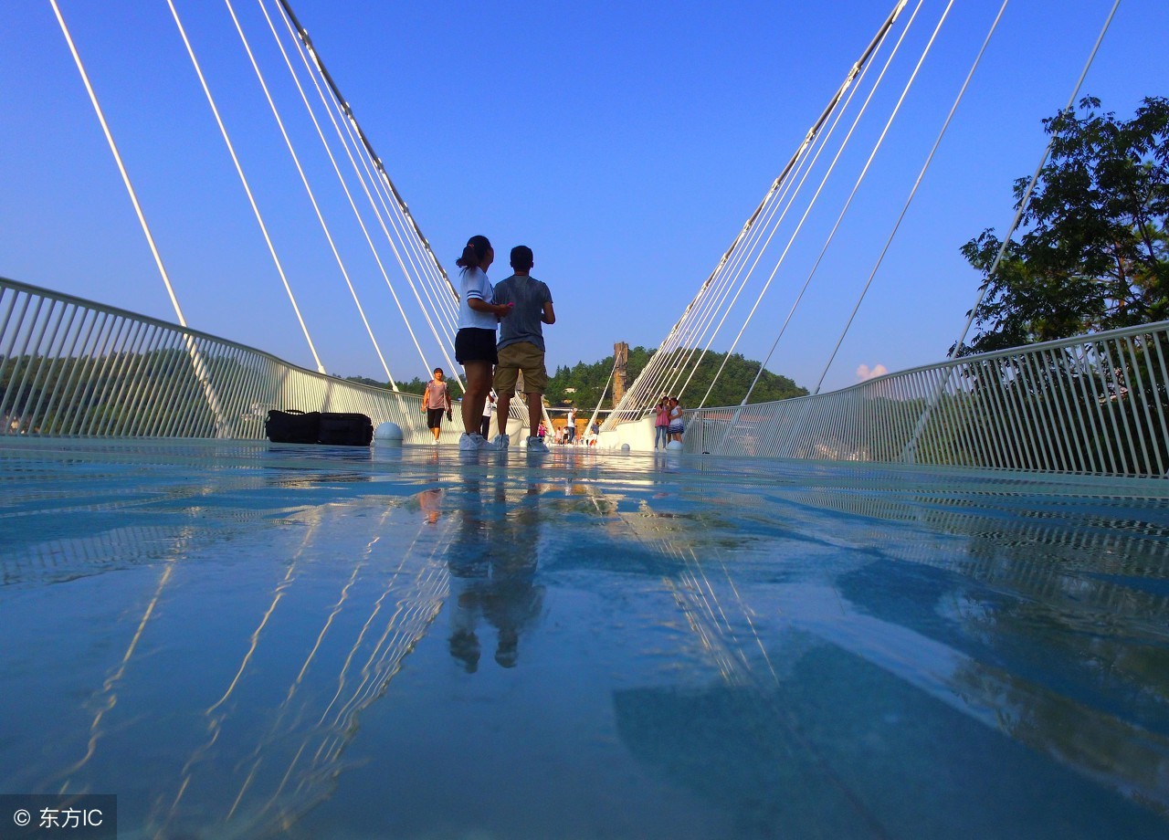 浙江湖州玻璃栈道,浙江徐凫山玻璃栈道