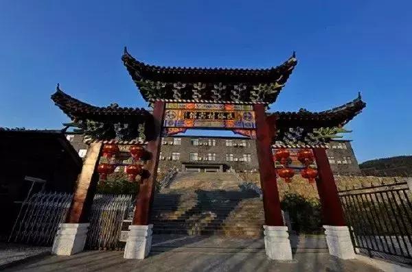 九华山免票景点大全,九华山住宿4人套房