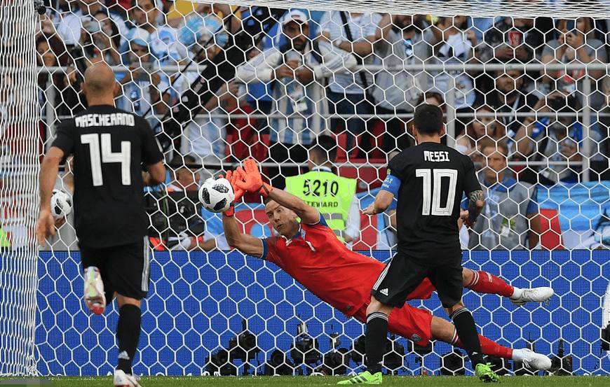 今年欧洲杯夺冠热门球队,有几个国家战胜过国足