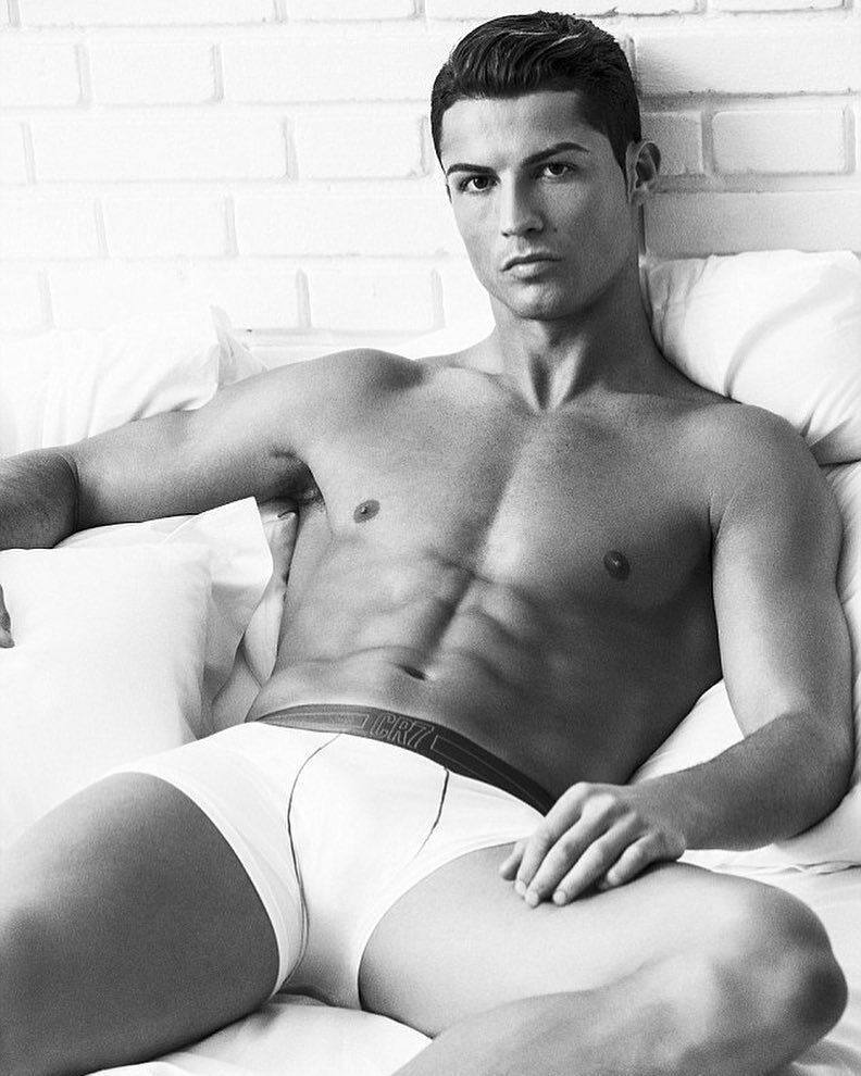 满足你熬夜看球的饥渴！女生们的深夜食堂：世界杯10大帅哥盘点