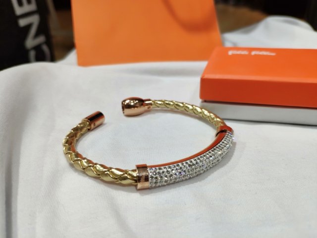 今天穿什么？这家外贸小店承包你的衣橱！